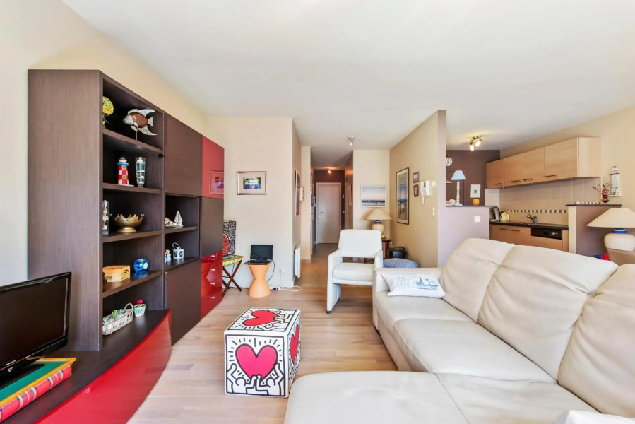 Bright apartment with 2 terraces in De Panne