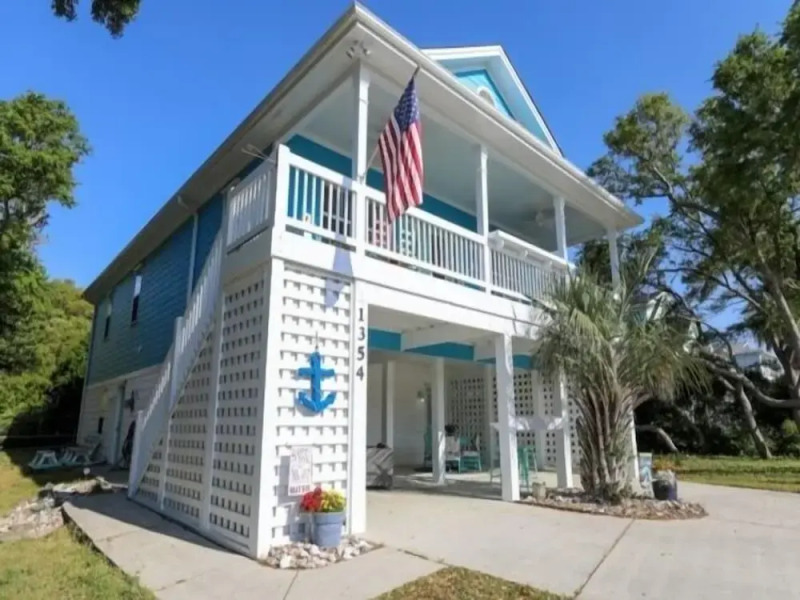 Atlantis Blue - Relaxing Beach Getaway Home Directly Across The Street From Beach Access! 5 Bedroom Home by RedAwning