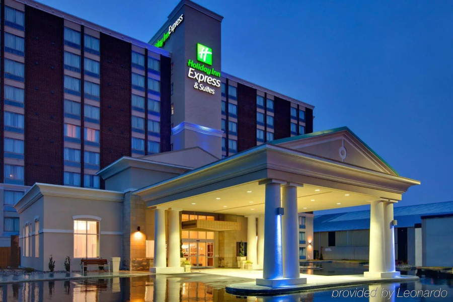 Holiday Inn Express & Suites Chatham South by IHG
