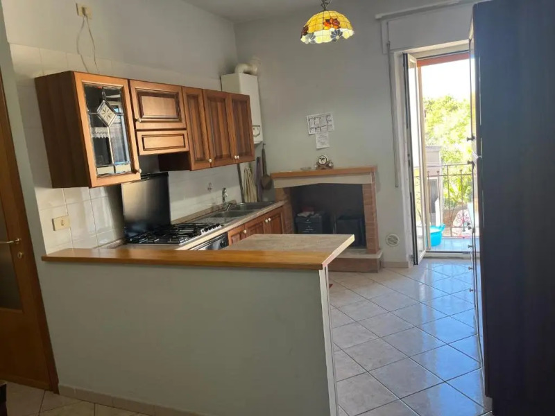 Spaziosa casa indipendente, vista mare, in centro su corso Garibaldi