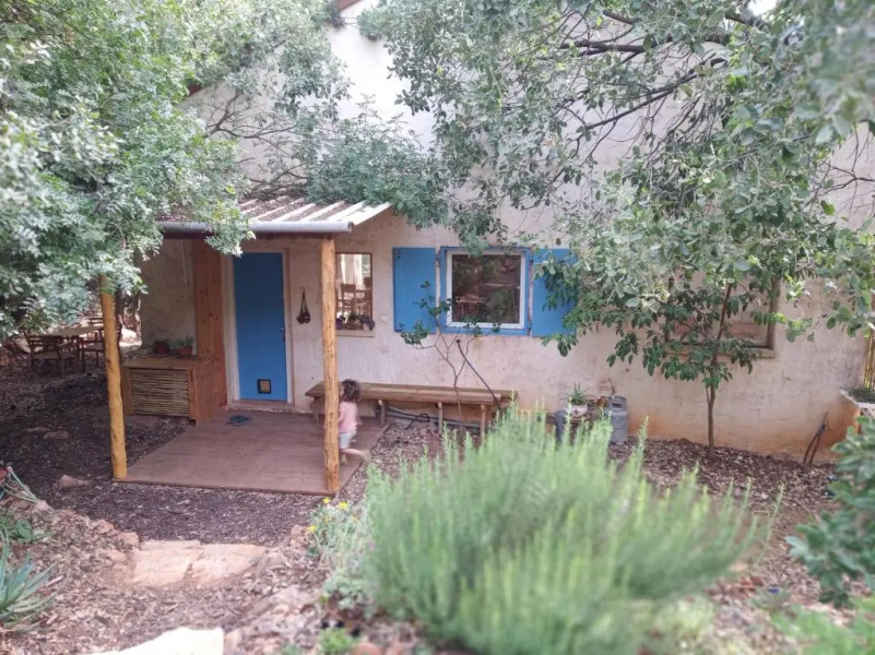 The House In The Oaks הבית באלונים