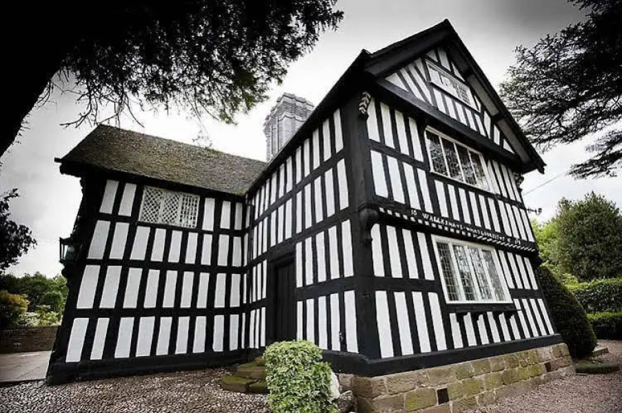 The Old Hall Country House