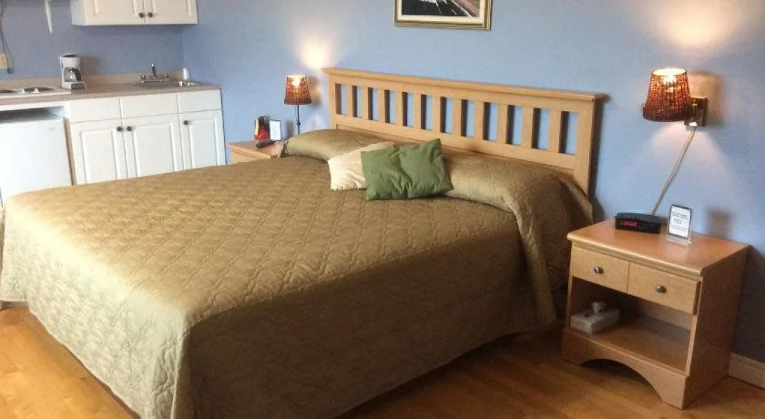 L' Auberge Doucet Inn