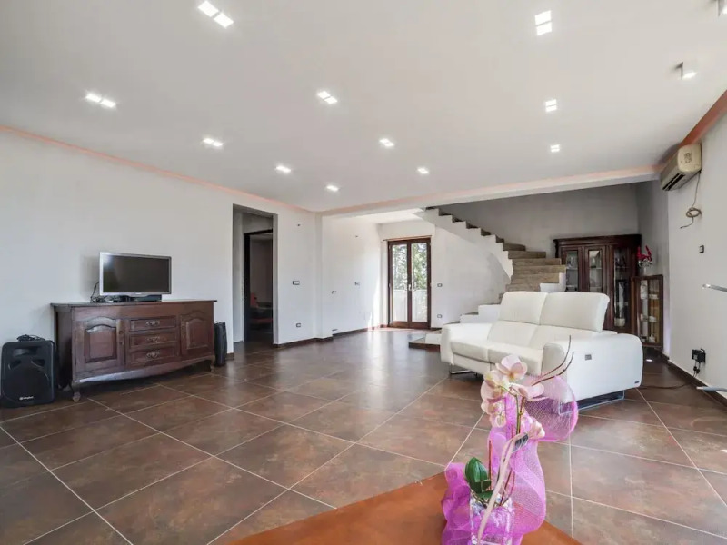 Villa in Nissoria With Private Pool