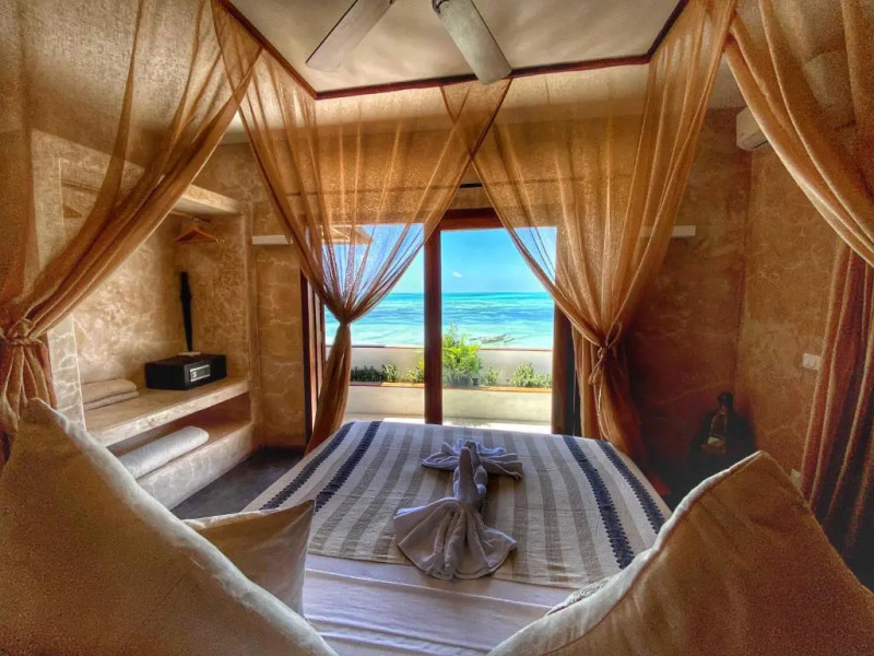 Joya' Beach Suites & Villa