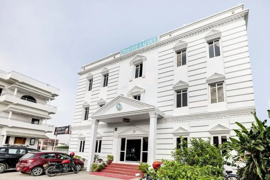 OYO 582 Hotel Lacoul