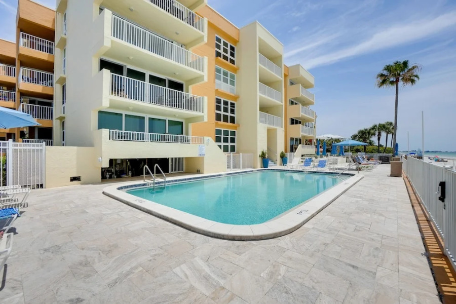 Tranquil Redington Beach Condo w/ Beach Access