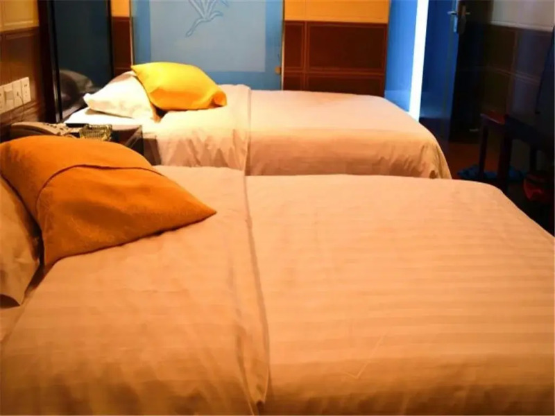 Yinruilin Express Hotel