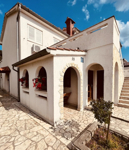 Apartment Wood Street and India