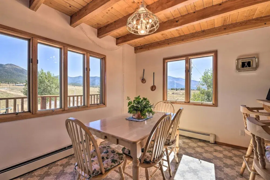 Questa Home w/ Views - 13 Mi to Red River Skiing!