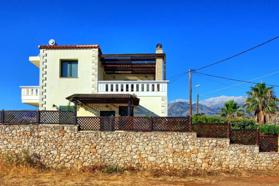 Villa Koules by MediterraneanVillas