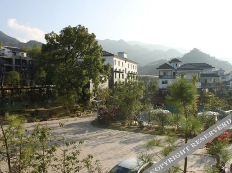 Zaishui Yifang Art Resort