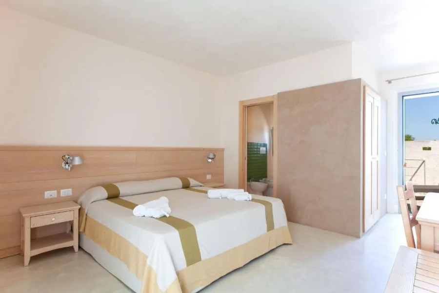 Masseria 8 camere e 10 bagni, piscina mare m880