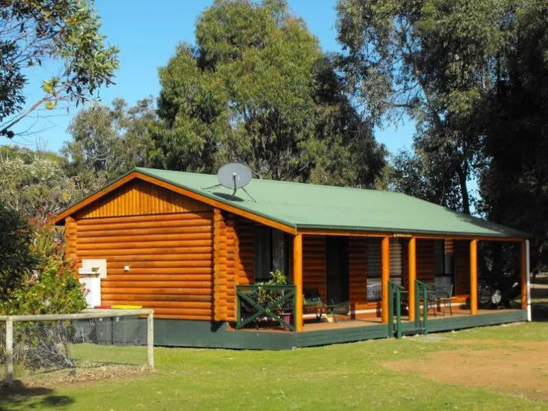 Western Ki Caravan Park Cabins