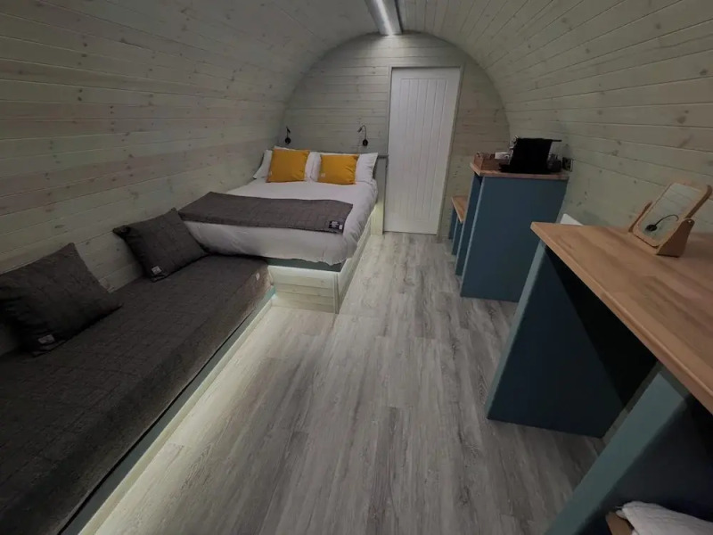 60 Mile Inn-Luxury Pods with Hot Tubs