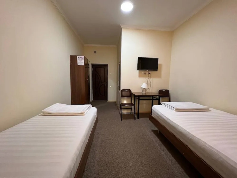 Отель Orom Hotel