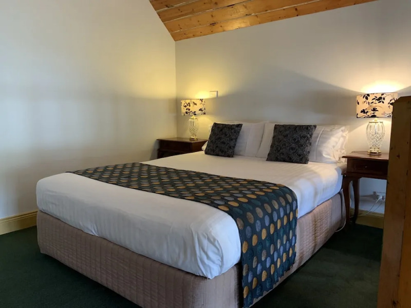 Bushmans Cafe and Accommodation