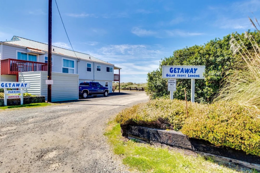 Getaway Oceanfront Lodging