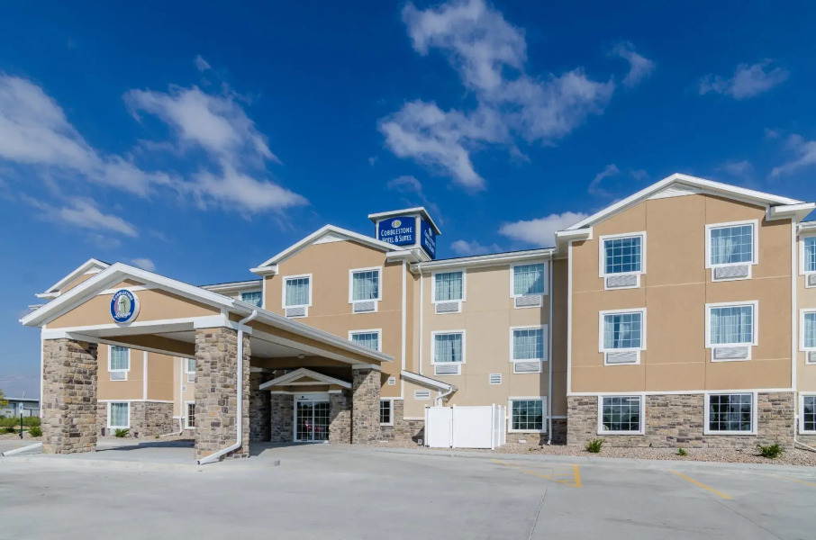 Cobblestone Hotel & Suites - McCook