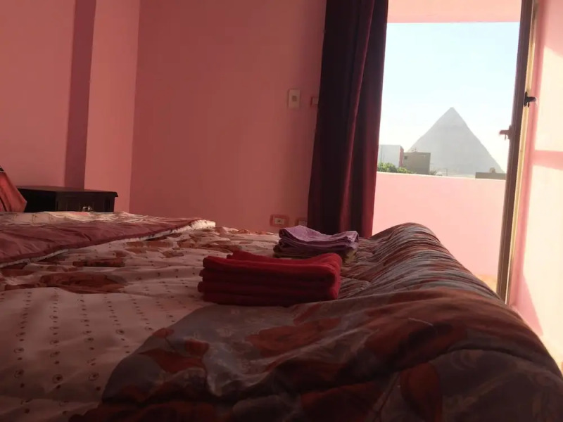 The Pyramids Inn Cheops