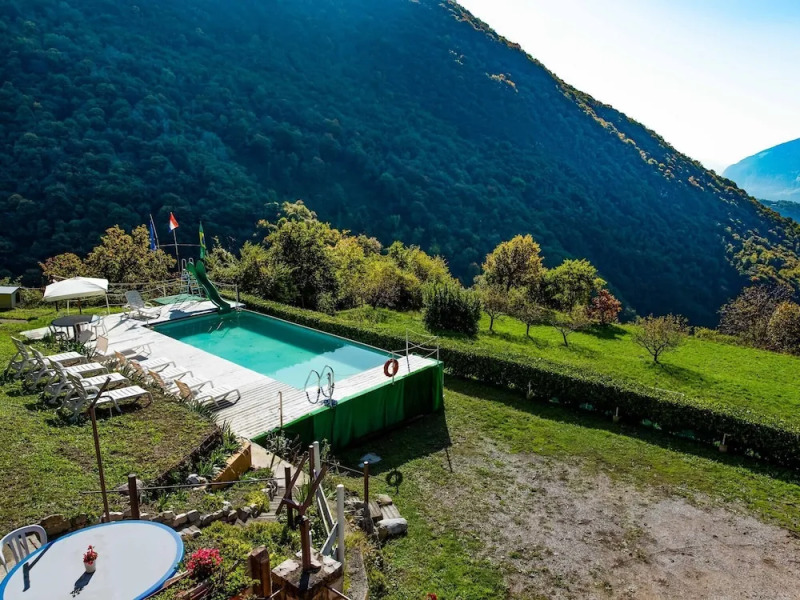 Beautiful chalet with Swimming Pool in Lombardy