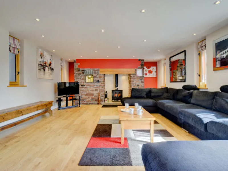 Holiday Home Sgubor yr Onwydden