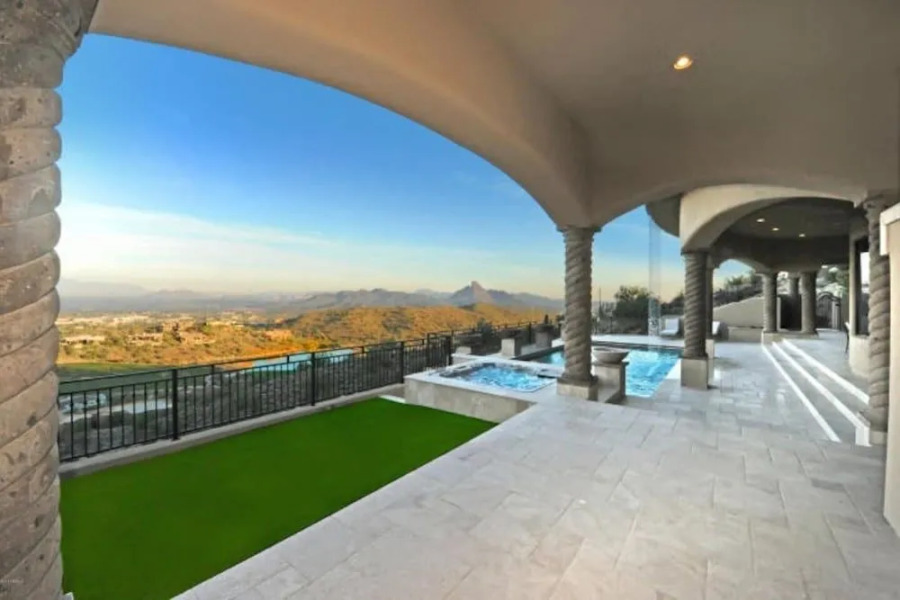 Tuscan Beauty With Incredible Views!