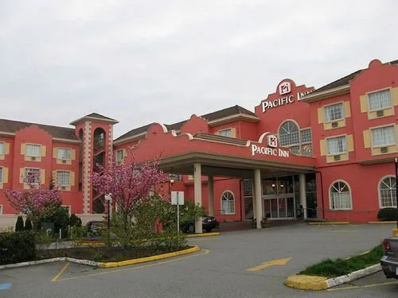 Pacific Inn Resort & Conference Center