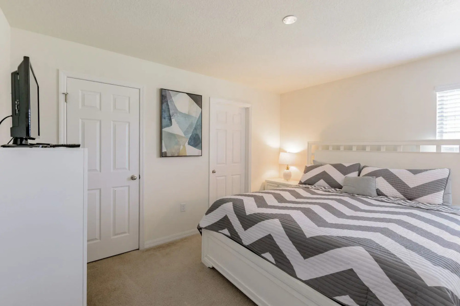 4 bed House/w pool & Garage