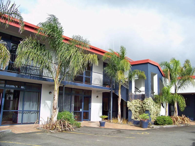 Aaron Court Motor Inn