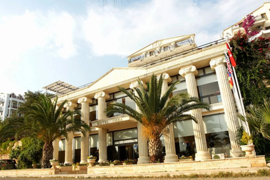 Hera Hotel