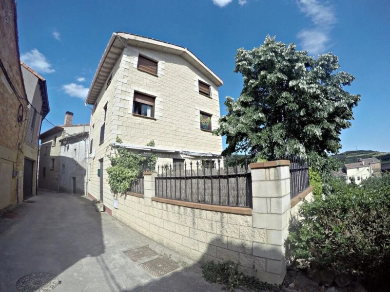 House With 4 Bedrooms in Viñaspre, With Wonderful Mountain View, Enclo