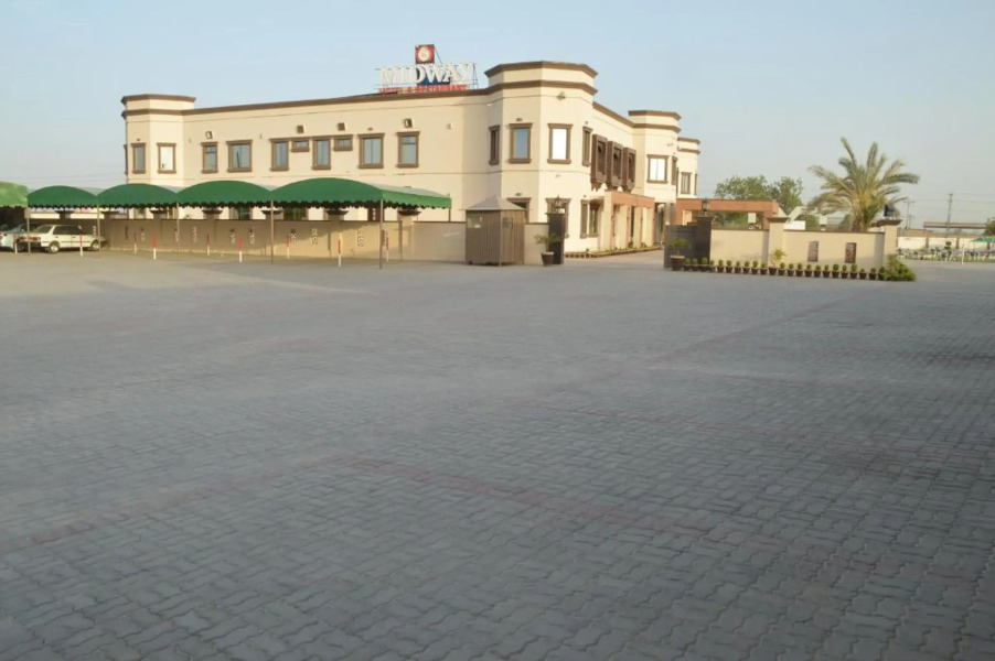 Midway Hotel & Restaurant