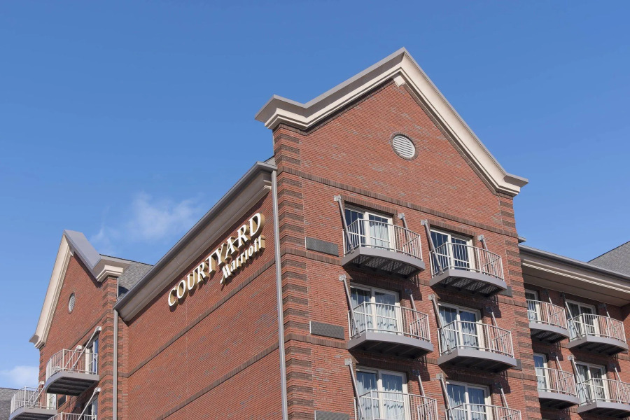 Courtyard by Marriott Holland Downtown