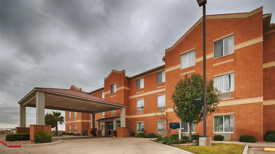 Best Western Lockhart Hotel & Suites