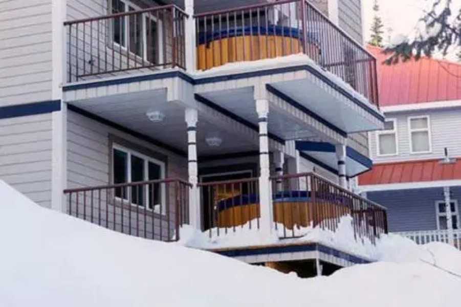 Kirton Suite - 1 Bed / 1 Bath Condo