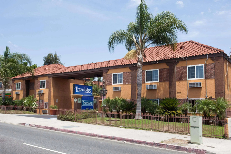 Express Inn & Suites