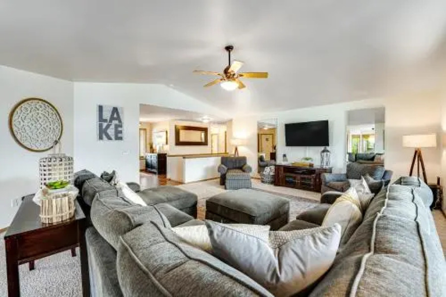 La Via Bella Retreat by the Lake