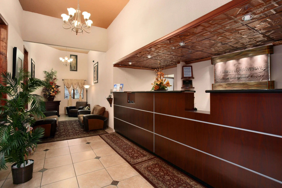 Howard Johnson by Wyndham Portland Airport