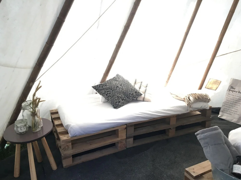 White House on Wye Glamping