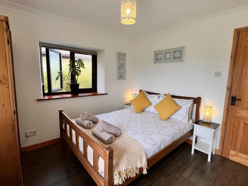 Detached 3 Bed Cottage, Mountain Views- Pets, Wifi