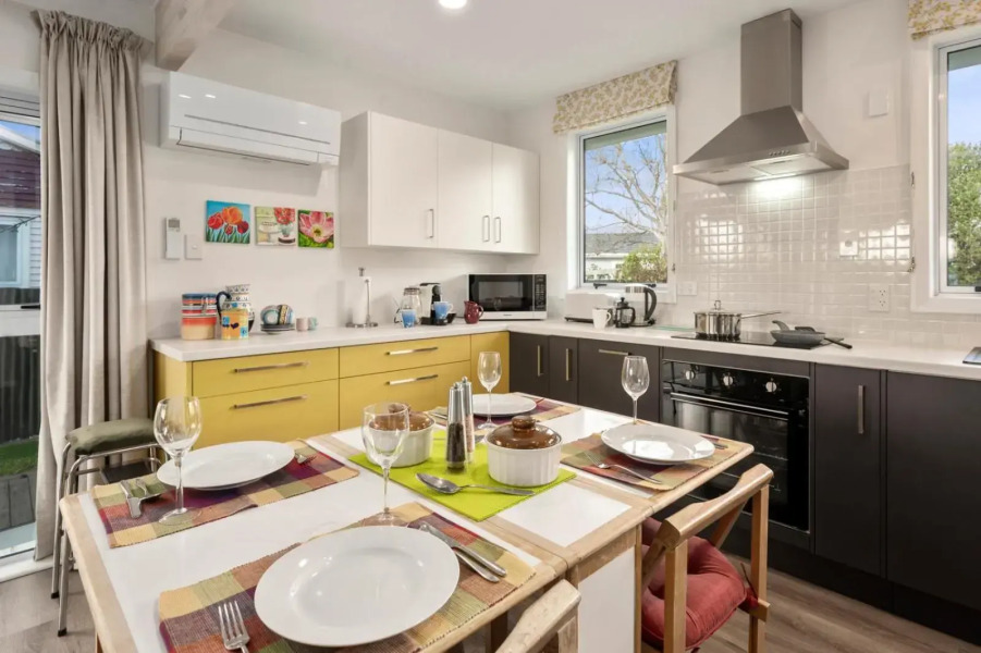 Plum Tree Cottage - Turangi Holiday Home