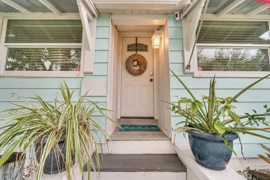 Family Home w/ Private Pool: 24 Mi to Disney!