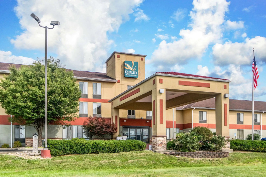 Quality Inn & Suites Lawrenceburg