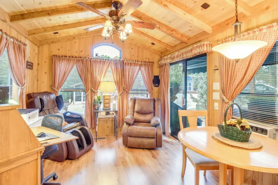 Hike & Fish: Cozy Cabin w/ Patio in Show Low!