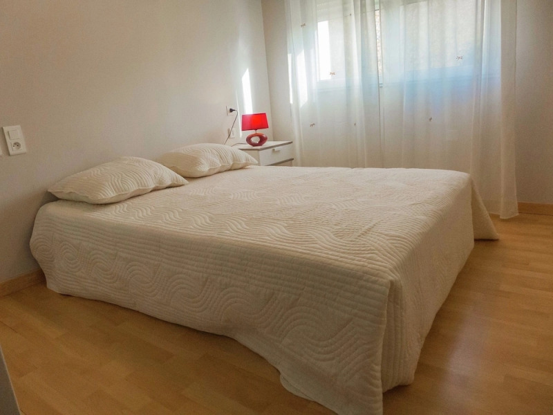 Attractive Villa in Roquemaure With Swimming Pool