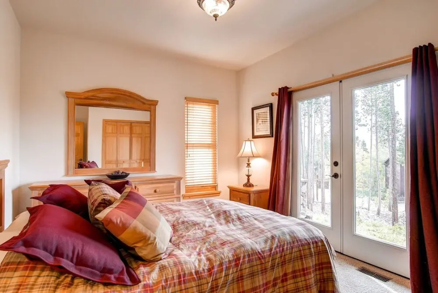 Timber Heights Lodge 3 Bedroom Home by RedAwning