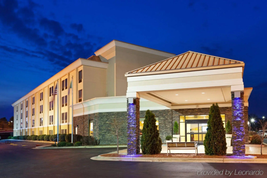Holiday Inn Express & Suites Greensboro-(I-40 Wendover) by IHG