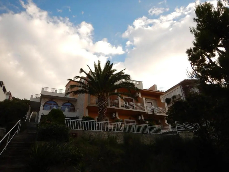 Apartments Kapetan Jure