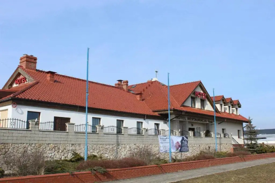 Hotel i Restauracja Dworski